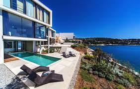 In den letzten jahren wurde kroatien ein immer populäreres urlaubsland. Ferienvilla Kroatien Am Meer Mit Pool Luxusvilla Bei Domizile