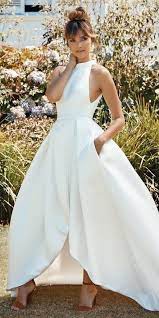 Trend Of The Year 15 High Low Wedding Dresses In 2020 Wedding Dresses High Low High Collar Wedding Dress Hi Low Wedding Dress