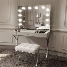 30 Tocadores Con Espejo Con Luces Que Te Encantaran Lights Around Mirror Hollywood Mirror Hollywood Mirror With Lights