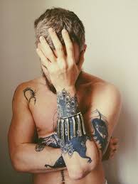 Tatuaggi braccio uomo o tatuaggi uomo braccio sono queste le ricerche che effettuano molti uomini quando intendono fare un tatuaggio al braccio. Pin Di Belen Su Amen Hair Ink Tatuaggi Ragazzi Con Tatuaggi Beautiful