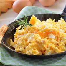 Oeufs Brouilles Avec Creme Fraiche Recette Oeufs Brouilles Recettes De Cuisine Oeufs Brouilles