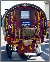 Fourques Roulotte Des Gens Du Voyage B Sur Fei Roulotte Voyage Wagons