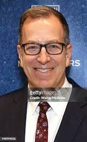 Frank Sperling's Instagram, Twitter & Facebook