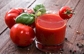 Majoriti buah tomato berwarna merah disukai ramai. Apakah Jus Tomato Berguna Untuk Lelaki Dan Wanita Daripada Yang Berbahaya Taman Sayuran