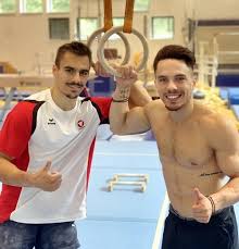 Jun 26, 2021 · lefteris petrounias, the phenomenal greek athlete on gymnastics still rings, won gold at the 2021 doha world cup on friday and qualified for the tokyo olympic games two years after a serious operation on his shoulder. Jetzt In Innsbruck Gemeinsames Training Von Vinzenz Hock Mit Ringe Olympiasieger Eleftherios Petrounias