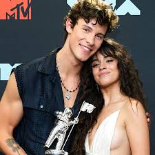 His girlfriend and singer camila cabello too loved his outfit. Shawn Mendes And Camila Cabello Kissing On Instagram Video