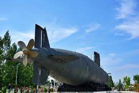 Monumen kapal selam, atau disingkat monkasel, adalah sebuah museum kapal selam yang terdapat di embong kaliasin, genteng, surabaya. Muzium Kapal Selam Klebang Melaka Melakacool