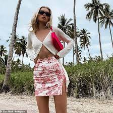 I like healthy food and prefer that anyways, but if. Elsa Hosk Shows Off Her Long Toned Legs In An Oversized Blue Balenciaga Shirt With No Trousers Daily Mail Online