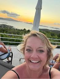 GSTS ❤️ girls 😅 and St. John's 💚 girls 😅