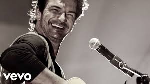 'fuiste tú', 'en parís perdí el amor que me tenía', 'acompáñame a estar solo', 'el problema'. Ricardo Arjona Cavernicolas Chords Chordify