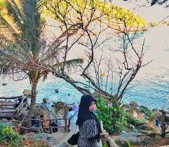 Objek wisata batee iliek di akhir pekan ecotourism; Pantai Momong Aceh Spot Terbaik Melihat Indahnya Samudera Hindia