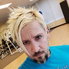 Josh Foreman's Instagram, Twitter & Facebook