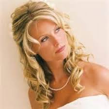 There are styles forshort hair, long hair and curly hair.straight haired mothers can opt tohave theirs curled. Pin By Laura Barry On Self In 2020 Mother Of The Groom Hairstyles Mother Of The Bride Hair Front Hair Styles