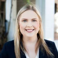 Elizabeth Mccool's Instagram, Twitter & Facebook