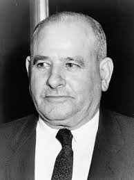 Stefano "The Undertaker" Magaddino, por 50 años fue una presencia dominante  en el bajo mundo de Buffalo, NY. Fue el jefe que más tiempo estuvo al  frente de su familia en la