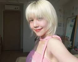 Giao diện khác lạ của 'thánh nhạc chế' Hậu Hoàng khiến netizen điên đảo