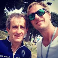 Esta semana Linkedln me recuerda que cumplo 18 años en Público Press Group.  Agradezco a todas las personas que estuvieron y están cerca: equipo,  clientes, amigos, partners. Lazos que no se cortan… |