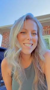 Ashley Archambault's Instagram, Twitter & Facebook