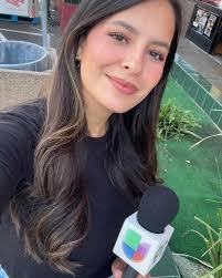 Carolina Estrada's Instagram, Twitter & Facebook