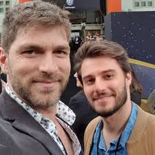 Hugo Bonemer fala de William Bonner e reação dos fãs após se assumir gay