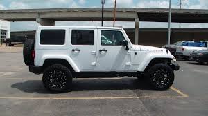 Black And White Wheels For Jeep Wrangler White With Black Wheels White Jeep Wrangler White Jeep Wrangler Unlimited White Jeep
