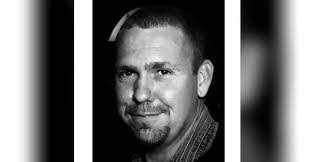 Andrew Holtzclaw's Instagram, Twitter & Facebook