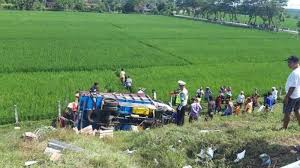 Portal informasi lowongan kerja terbaru daerah cikarang bekasi, karawang, bogor, jakarta, dan tangerang untuk lulusan sma/smk dan d3/s1 semua jurusan. Truk Muat Cabe Pecah Ban Lalu Tabrak Colt Diesel Di Tol Ngawi Seorang Tewas Dua Luka Surya