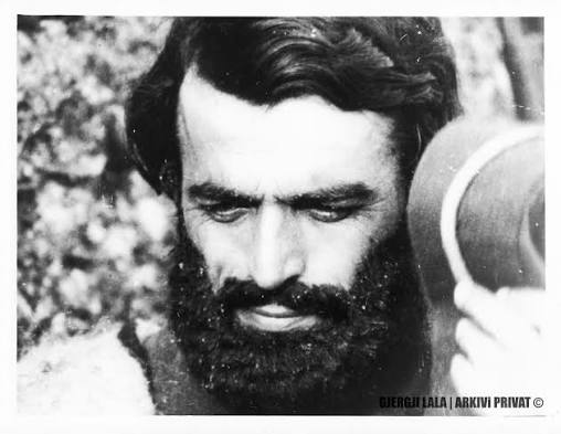 Gjergji - Nga filmi " Lirì a Vdekje " Regjia : K. Mitro, I. Mucaj -Viti  1979 Dal film " Lirì a Vdekje " ( Libertà o morte ) Regia : K. Mitro, I.  Mucaj - Anno 1979 Gjergji Lala | Arkivi privat © | Facebook