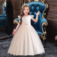 Dress Chicas Vestidas Lindas Hermosa Chica Caucásica Vestida En Estilo  Rococó — Foto De Stock