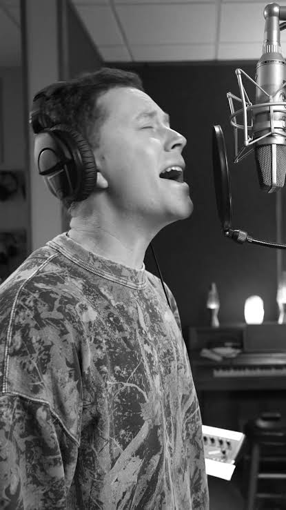 Hello Darlin' cover by Scotty McCreery - Country music single July 17