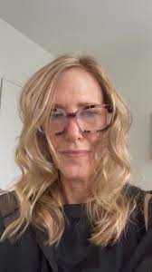 If you’ve ever been told “Your bloodwork is normal” despite all of your  symptoms (weight gain, belly fat & bloat, fatigue, mood swings, foggy head,  joint pain, etc