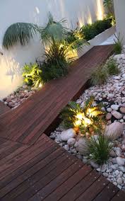 Wunderbare Garten Decking Ideen Mit Besten Decking Designs Fur Ihre Deko Besten Decking Desi Small Backyard Landscaping Backyard Fences Backyard Design