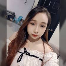 Soin Love 粉钻好爹！迪士尼在逃公主的戒指💍 太好看了吧😍Soin Love 带了都想嫁给自己！头回看到粉钻，小爱心的钻蛮特别的