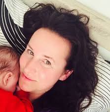 Lucie silhánová was born on april 12, 1981. Podvadel Me I S Moji Kadernici Silhanova Popsala Zivot S Kafe Cz