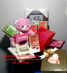 Check spelling or type a new query. Coklat Dan Boneka Valentine Spesial Florist Jakarta Toko Bunga Di Jakarta Barat 0822 99148647 Www Bungarawabelong Com