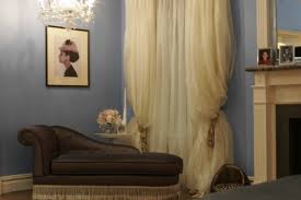 Serena Vs Blair The Bedroom Edition Gossip Girl Decor Blair Waldorf Bedroom Gossip Girl
