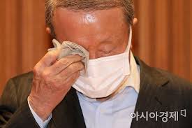 오늘 안원구의 뉴스하청공장에서는 한앤컴퍼니의 롯데카드 매각 협상의 이면에 무시할 수 없는 파킹 의혹에 대해 다룹니다. 7ghi 46n Lhxqm