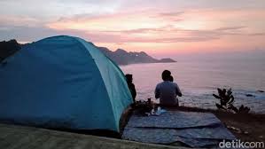 Panorama pantai menganti, spot foto, fasilitas, tiket masuk hingga lokasinya. Kemping Cara Menikmati Indahnya Pantai Menganti Kebumen