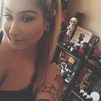 Amber Lamont's Instagram, Twitter & Facebook