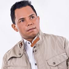 Stream El Chaval De La Bachata