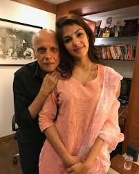 Mahesh Bhatt And Rhea Chakraborty Bollywood Maheshbhatt Rheachakraborty Birthday Bollywood Actress Beautiful Indian Actress Indian Actresses