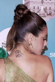 Dies ist für 2 tattoos das tattoo ist ca. Martina Stoessel S Hairstyles Hair Colors Steal Her Style