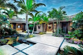 If you're looking for landscaping ideas in the front yard, the first thing you should do is determine what sorts of features would work well with your home. 75 Beautiful Tropical Front Yard Landscaping Pictures Ideas July 2021 Houzz