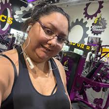 Are kids allowed to wear mums at school for homecoming?