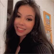 Christina Arnette's Instagram, Twitter & Facebook