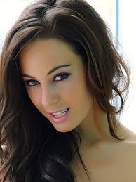 Lindsey Strutt: Biography, Age, Net Worth, Relationships & More