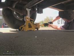 We have two major types of 5th wheel hitches this attribute makes it very simple to unhitch the trailer. Performance Tool 2 Ton Floor Jack With Stands Review Video Etrailer Com