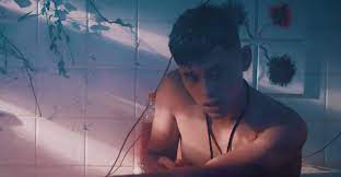 Andi bernadee, zara zya, dayang areeda, azizah mahzan, dhia zizan dan aida memujuk ibu mereka untuk beraya di. Eksklusif Andi Bernadee Perjelas Makna Tersirat Dari Video Muzik Single Donde Sensasi Selebriti