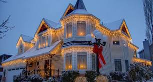 Outdoor Christmas Lights Ideas For The Roof Christmas Lights Etc Christmas Lights Outside Exterior Christmas Lights Roof Christmas Lights