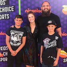 Ronda rousey and husband travis browne (jeff bottari/zuffa llc/zuffa llc via getty images). Ufc Legend And Wwe Superstar Ronda Rousey With Her Husband Travis Browne On The Red Carpet For The Nickelodeon Kid S Choice Awards With His Sons Keaw Ronda Rouzi